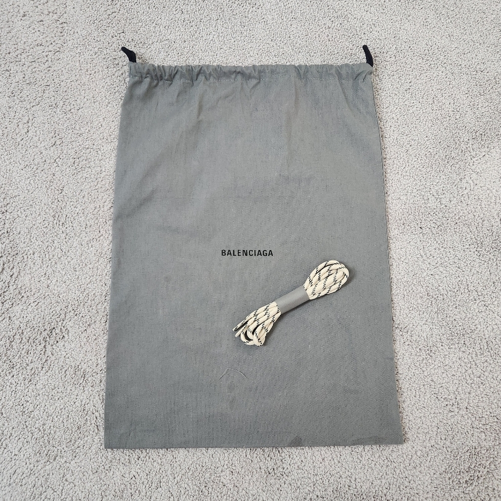Balenciaga | Gray Dust Bag with White and Black Shoe Laces, One Size